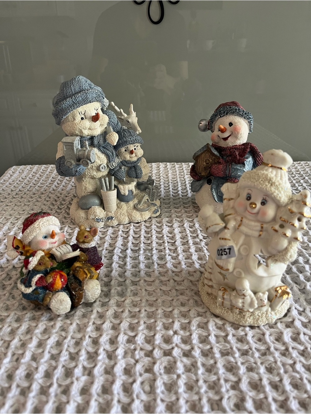 Set a 4 vintage Christmas snowman figurines, large snow, buddies and More 257